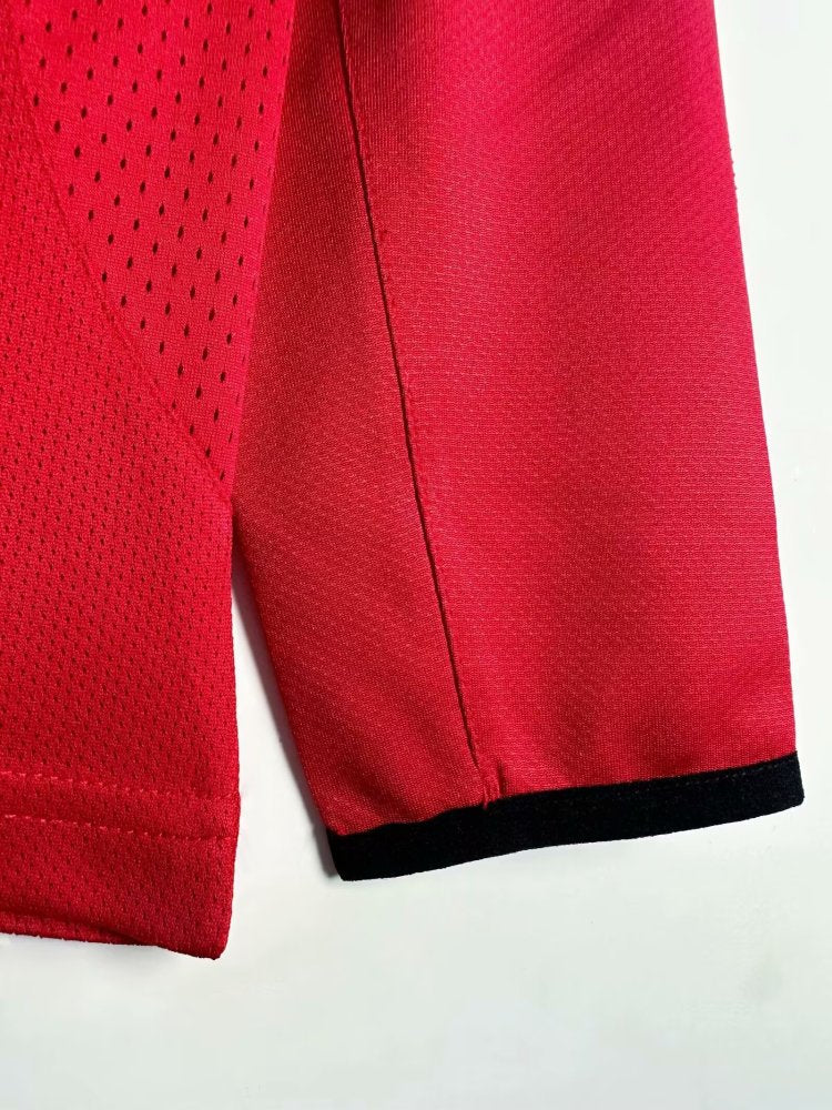 Retro 04/06 Manchester United Home Long Sleeve Soccer Jersey